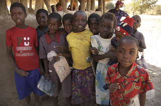 사하라사막 이남 아프리카의 AIDS 고아들2.jpg